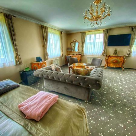Chateau Sanov Sanov  Eksteriør billede