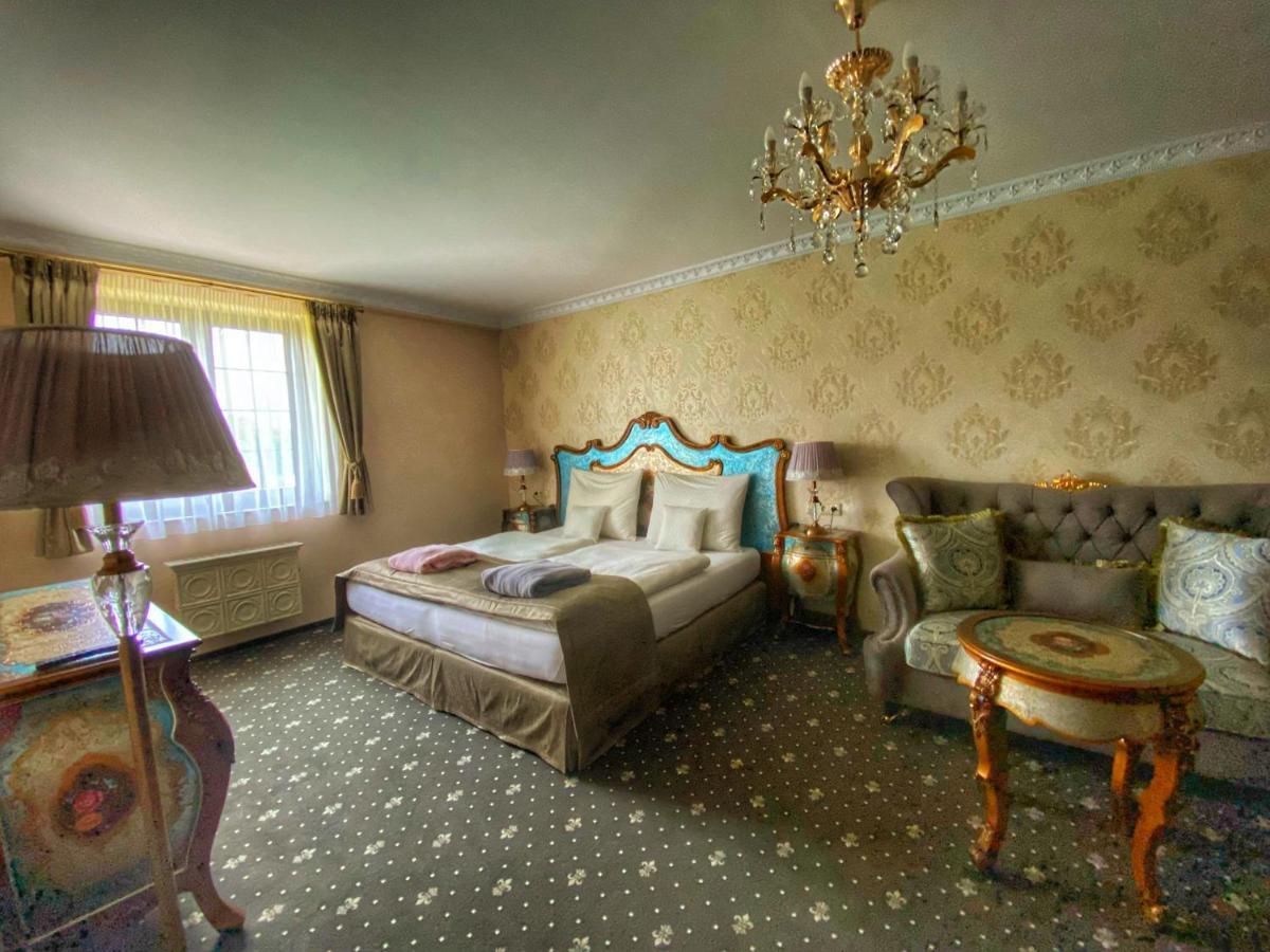 Chateau Sanov Sanov  Eksteriør billede